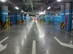 -白玉兰广场停车场