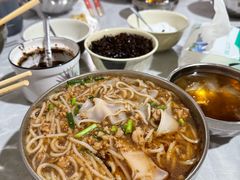 -正宗杨记普洱酸醋米线(总店)