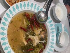 -姚姚酸菜鱼·金戈戈香港豉油鸡(喜荟城联名店)