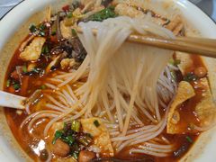 -丽丽三鲜螺蛳粉(田林路店)