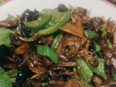 -闯关东东北农家菜(崂山石老人店)