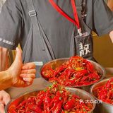 在武汉吃十几年的小龙虾店