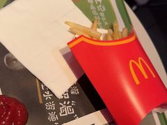 -麦当劳(汉口火车站候车室店)