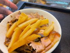 -松树干拌面店