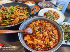 -川流不息·地道川菜·小龙虾(松东路店)