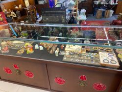 -灵彩珠宝(朗香街店)