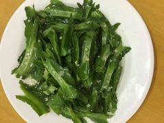 -小辣妹川味海鲜加工店(第一市场椰风巷店)