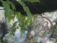 -Chom Cafe and Restaurant