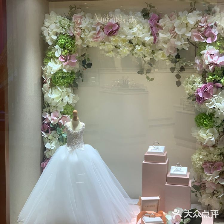 好喜欢PROMESSA专属婚嫁定制这款婚戒哦[糖果]