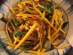-Cuc Gach Quan Restaurant