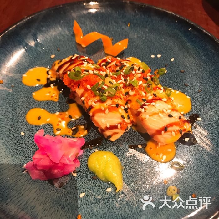 火焰三文鱼手握