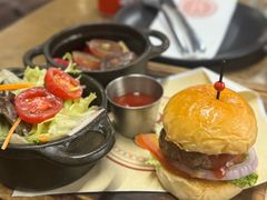 -BOURBON 玻本美式餐厅酒吧(虹桥新天地店)