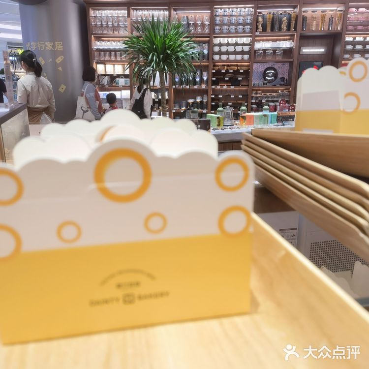 宝安中心壹方城超火爆蛋挞-黛汀烘焙[糖果]深圳蛋挞天花板！