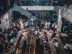 -The ROOF (通盈中心店)