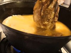 -鲜入围煮花胶鸡海鲜火锅