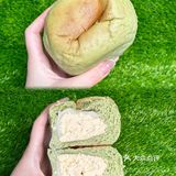 肉松面包控大满足‼️边吃边掉-陆小熙 毛茸茸
