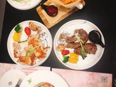 -樱花里音乐餐吧·牛扒椰子鸡(东圃店)