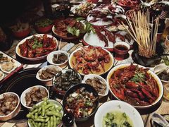 -虾弄弄海派小龙虾·牛羊蝎子火锅