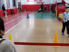 -悦动体能篮球羽毛球网球(三里河店)