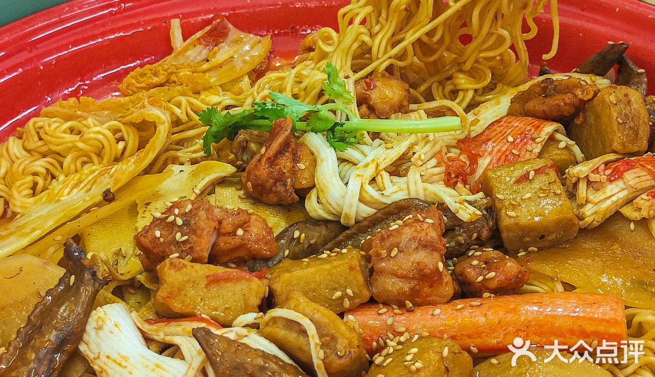 盘盘麻辣烫和冒烤鸭的双重快乐 