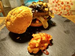 -HIGH FIVE哈福手工汉堡(桂林路店)