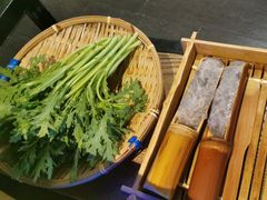 -尚尚仙·酸汤猪手·猪肚鸡火锅(华联万柳购物中心店)