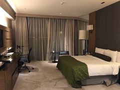 -上海滴水湖皇冠假日酒店