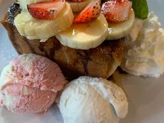 -莓园冰淇淋店