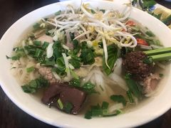 -鸿记越南牛鸡粉