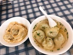 特色荠菜肉馄饨-潘国仙耳光馄饨(黄家阙路店)