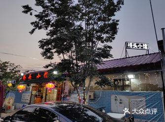 新桥村的一家热门饭店，都是周边的街坊捧场，但老板也认