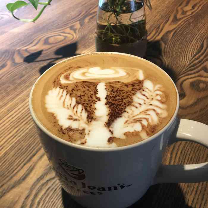 gloria jeans coffee高乐雅咖啡-"最近在武汉寻找面积较宽敞的咖啡厅