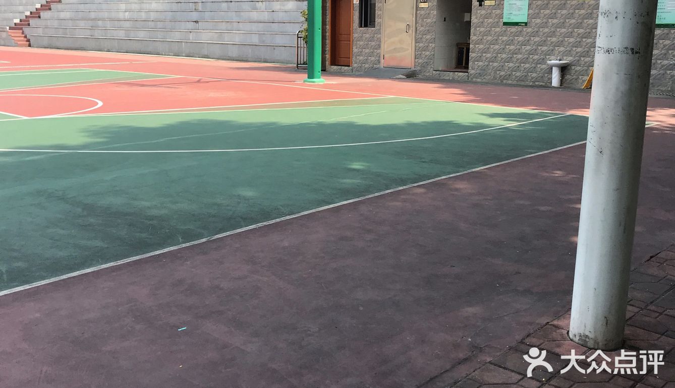 上李朗体育中心