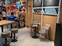 用餐区-肯德基(八号仓店)