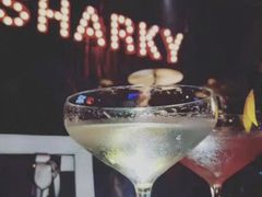 -鲨鱼美式餐厅酒吧Sharky