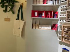 -LADY FAFA(巨鹿路陕西南路路口店)