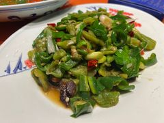 莴笋干炒咸肉-陈先进鱼馆·夜宵·地道农家菜(湖墅南路店)