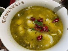 -渝是乎酸菜鱼·川渝小炒(新世界百货望京店)