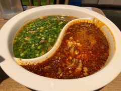 鸳鸯水煮牛肉-成都吃客(九眼桥店)