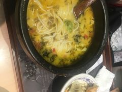 -蒙自源米线大王(东站店)