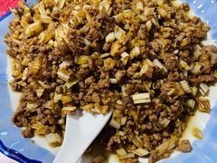 芹菜炒牛肉-老丽江餐馆(丽江华都商贸城店)