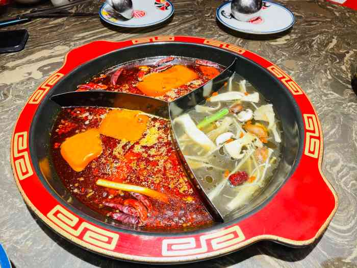 蜀香楼成都火锅-"这家店生意真不错,翻台率超高.装潢和中国.