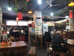 大堂-裕新楼粉面馆·石磨手工粉(四方坪店)