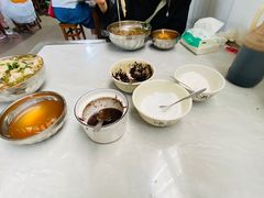 -正宗杨记普洱酸醋米线(总店)