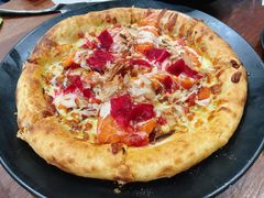鲜三文鱼白酱披萨-O'mills Sourdough Bakery&Bistro(永嘉路店)
