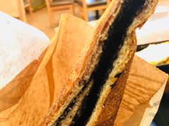 芝麻核桃全麦面包-欧式面包坊(青岛万象城店)