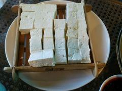 -红栌温泉山庄生态美食餐厅