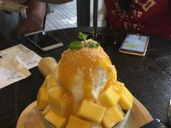 -莓园冰淇淋店
