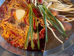 -茅草房·河畔园林火锅