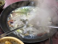 -老街烧烤大排档·地道湖北菜·龙虾馆(汉口火车站店)